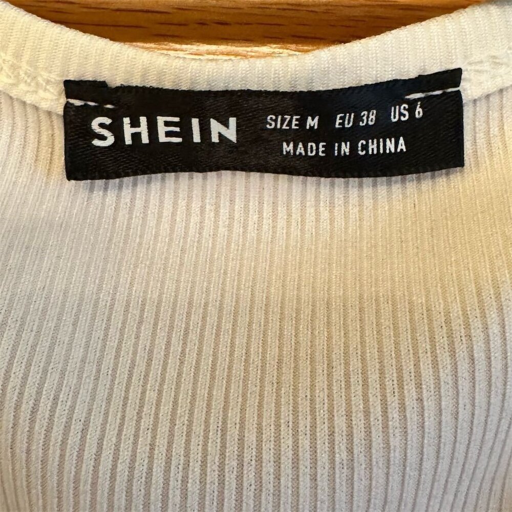 SHEIN Women's White Cropped Tank Top Red Flaming Heart Design Size M - Picture 3 of 5